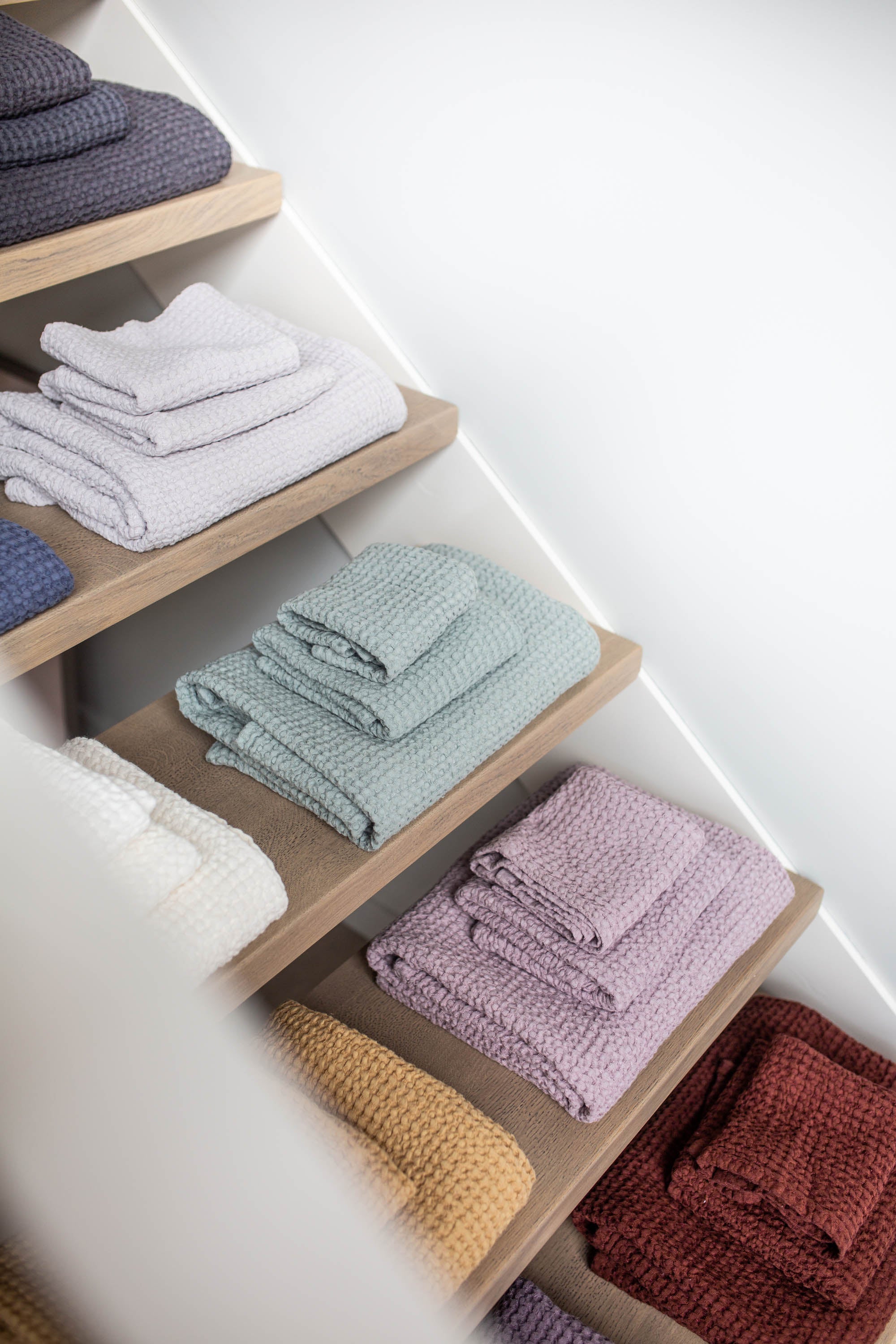 How to pick out the best waffle towels and other linen products online?