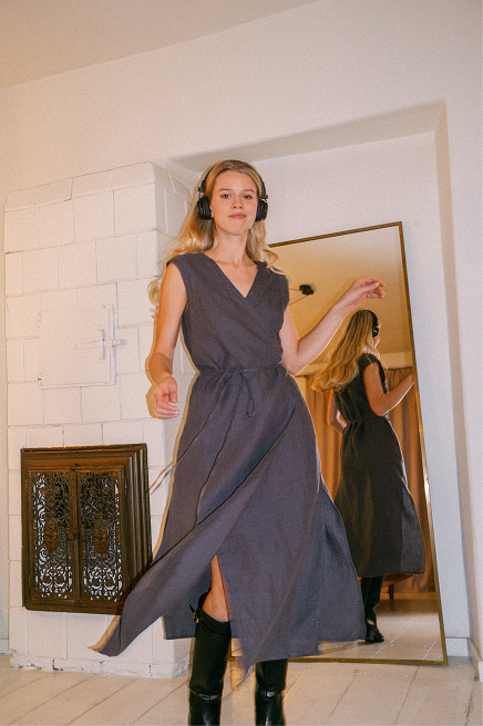 Aurora mid length linen dress in Charcoal