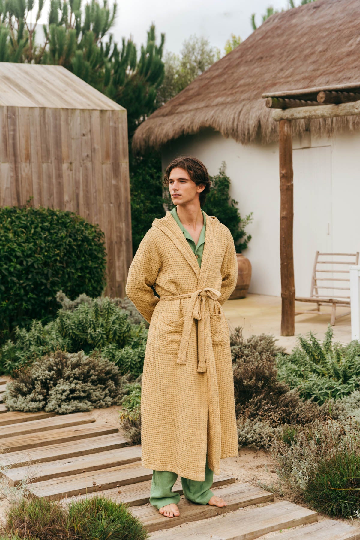 Men's linen waffle bathrobe in Mustard