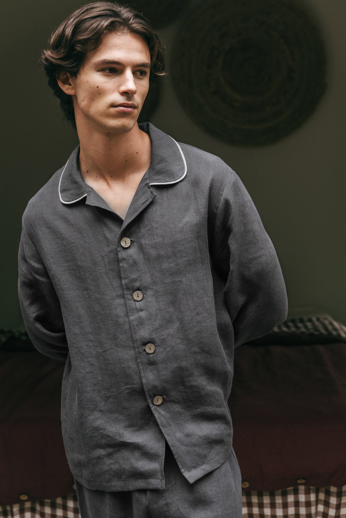 Harry linen pajama set in Charcoal