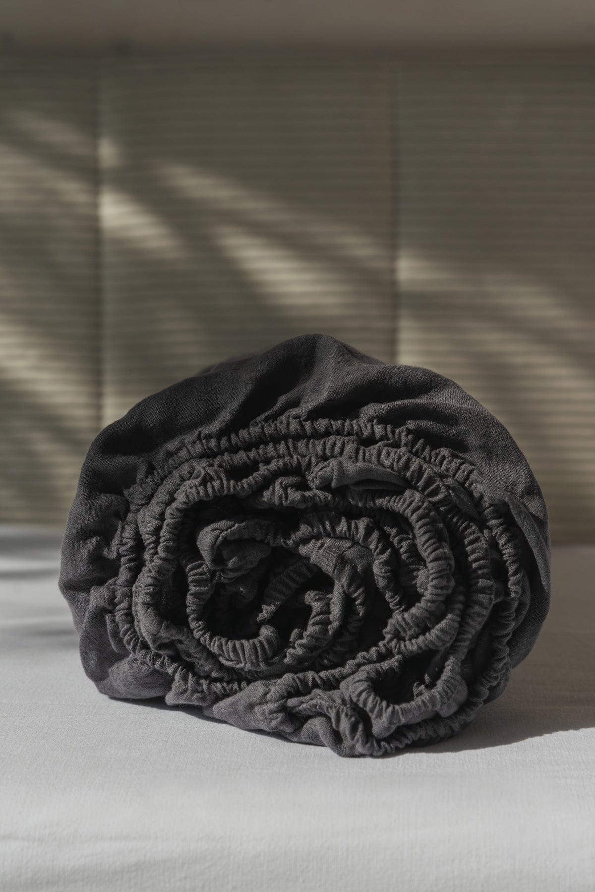 AmourLinen Linen fitted sheet Linen fitted sheet in Charcoal Linen fitted sheet in Charcoal