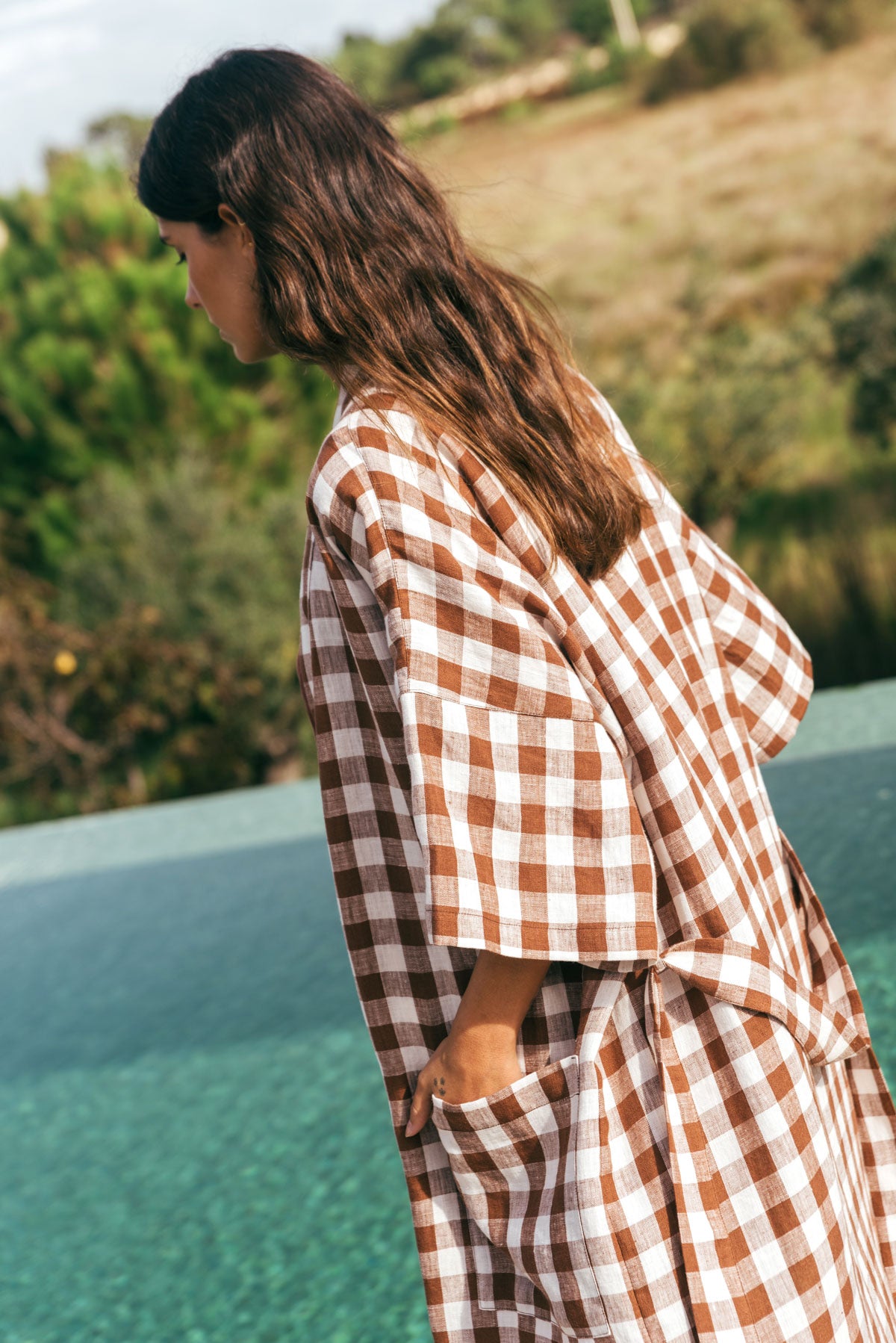 Midnight linen bathrobe in Mocha Gingham