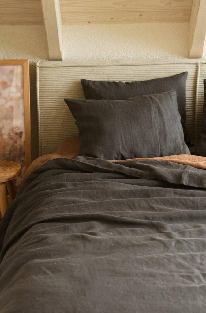 AmourLinen Linen pillowcases Linen pillowcase in Charcoal Linen pillowcase in Charcoal