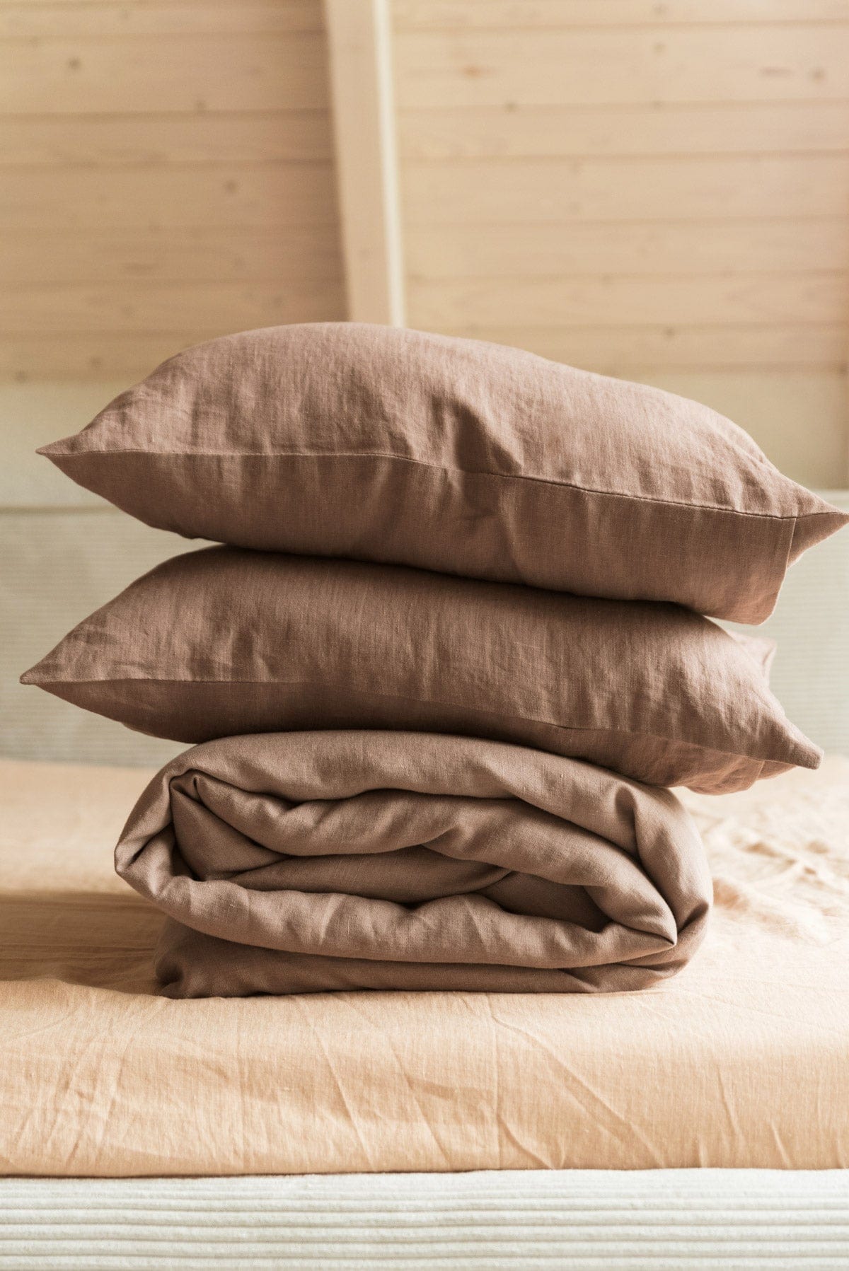AmourLinen Linen bedding set Linen bedding set in Rosy Brown Linen bedding set in Rosy Brown
