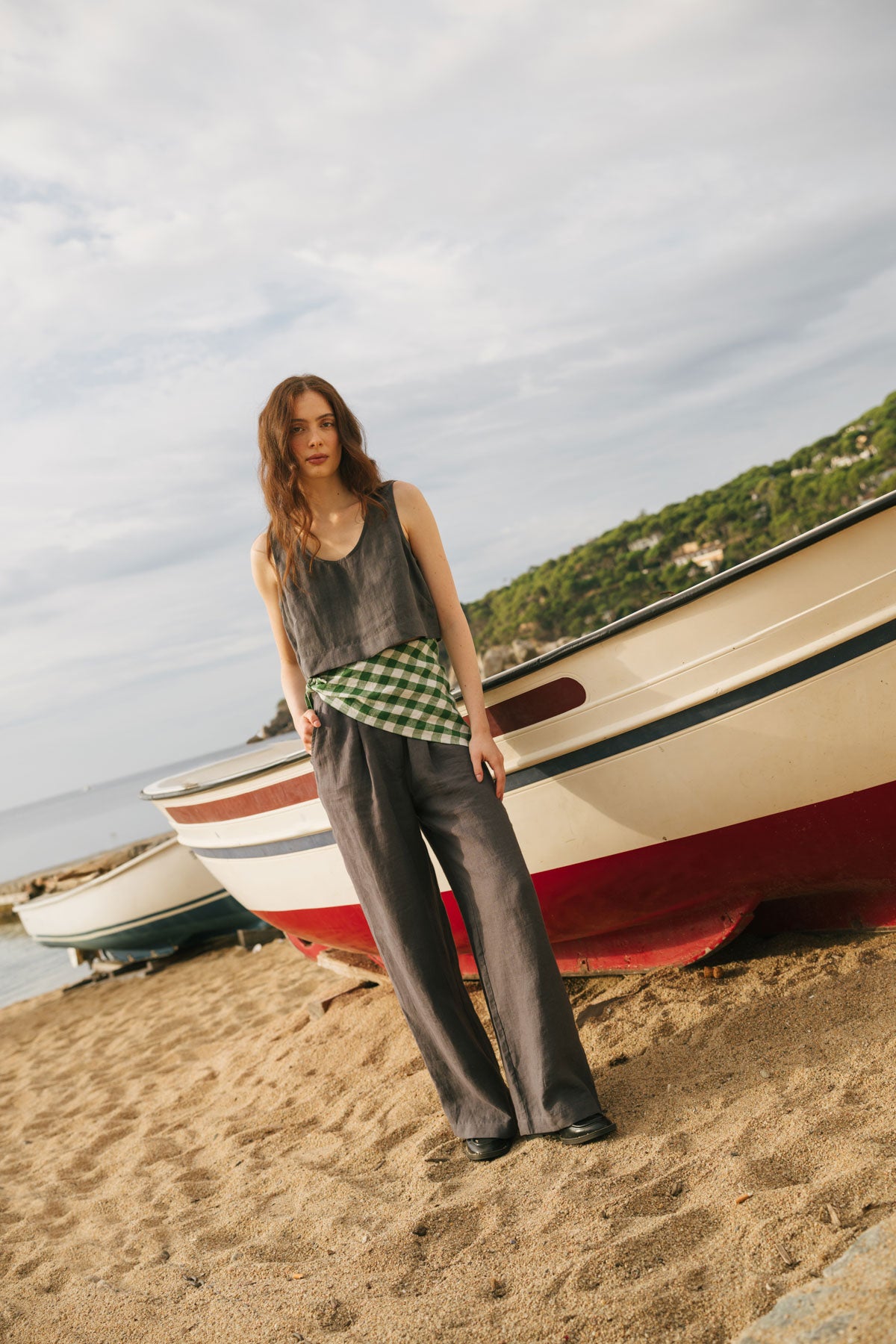 Pippa sleeveless linen crop top in Charcoal