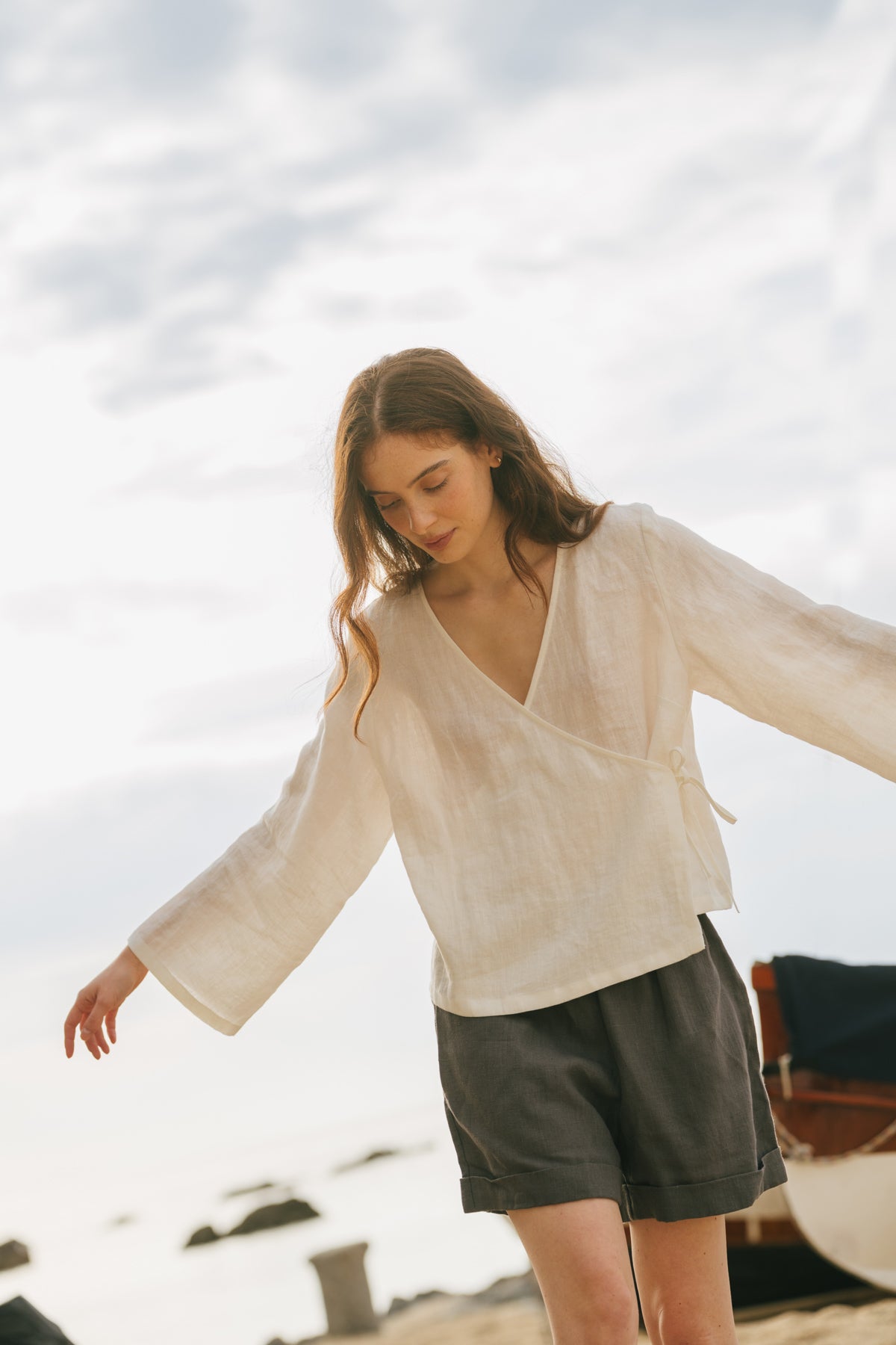 Mia linen shorts in Charcoal