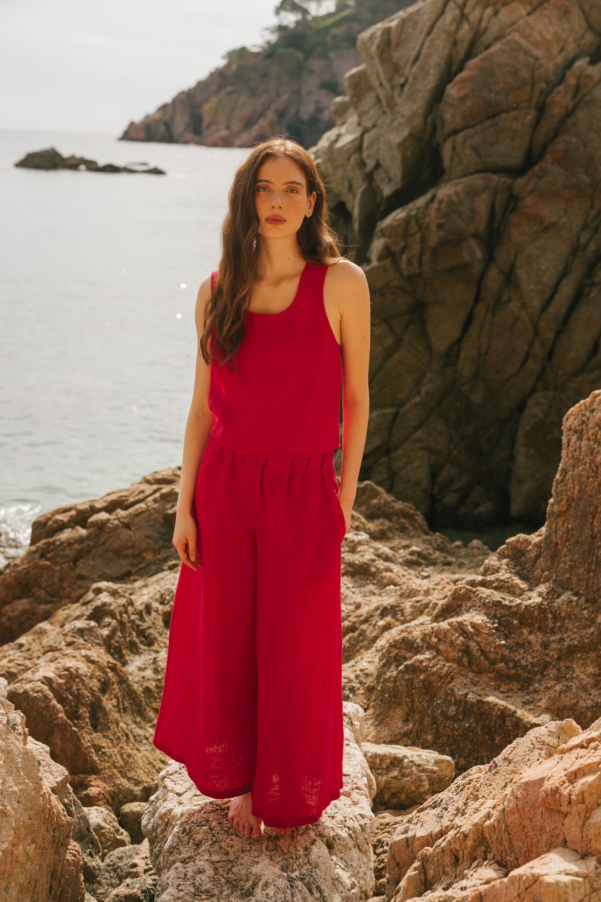 Isabella wide linen pants in Viva Magenta