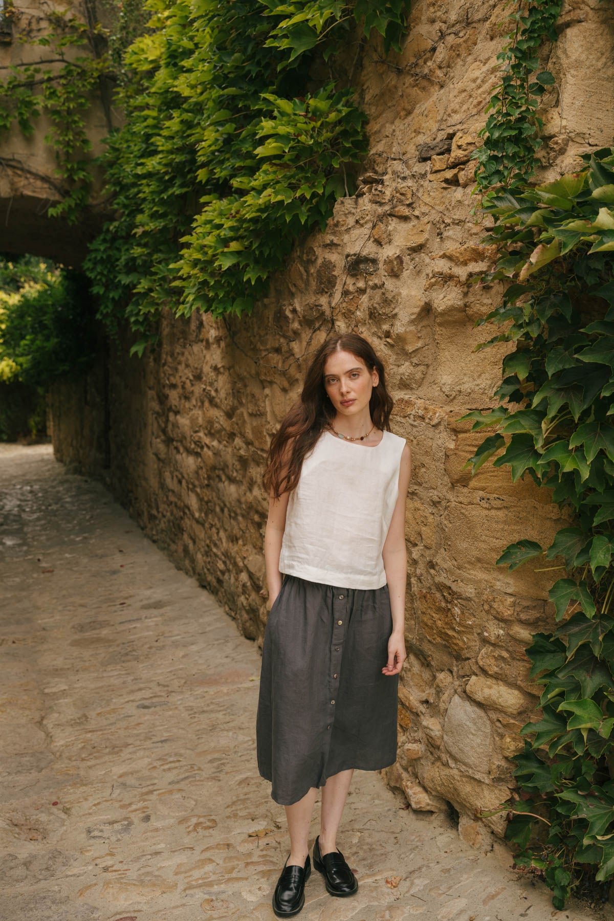 Daisy linen skirt with buttons in Charcoal