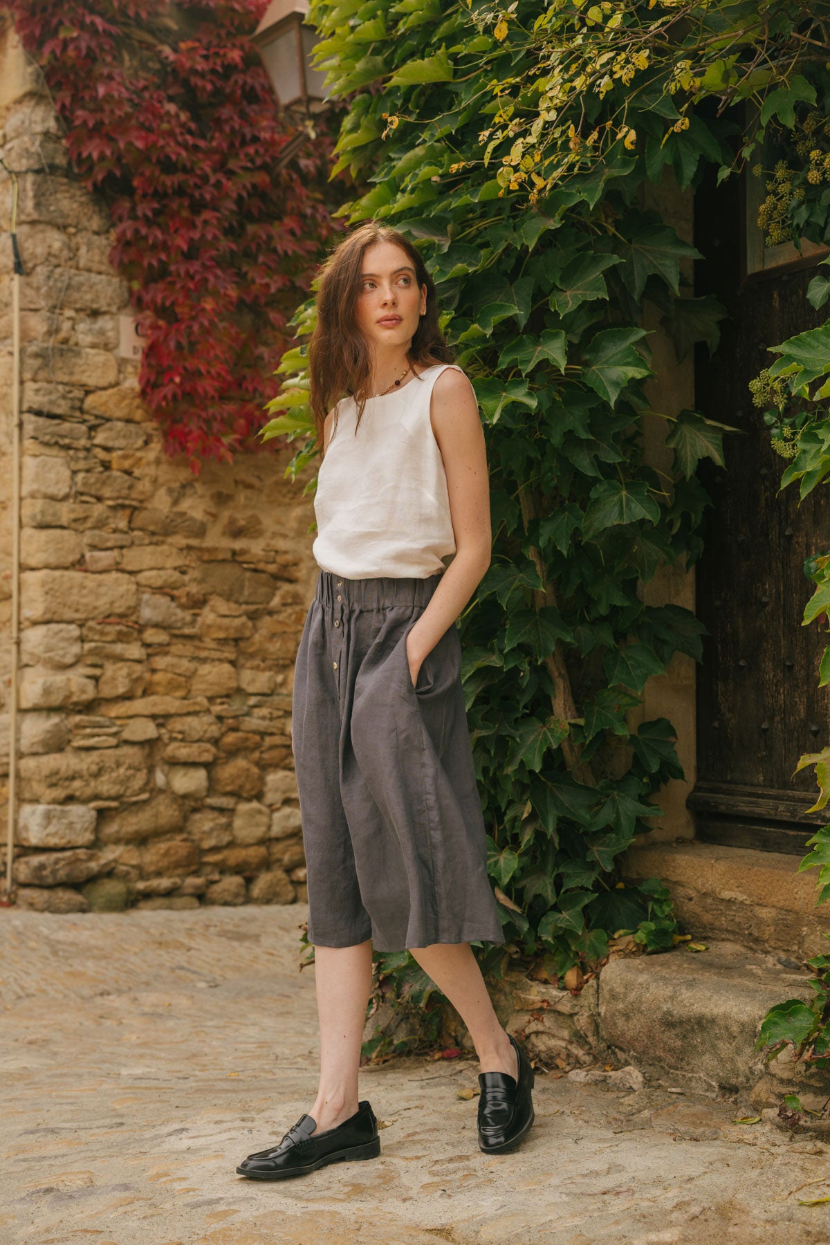 Daisy linen skirt with buttons in Charcoal
