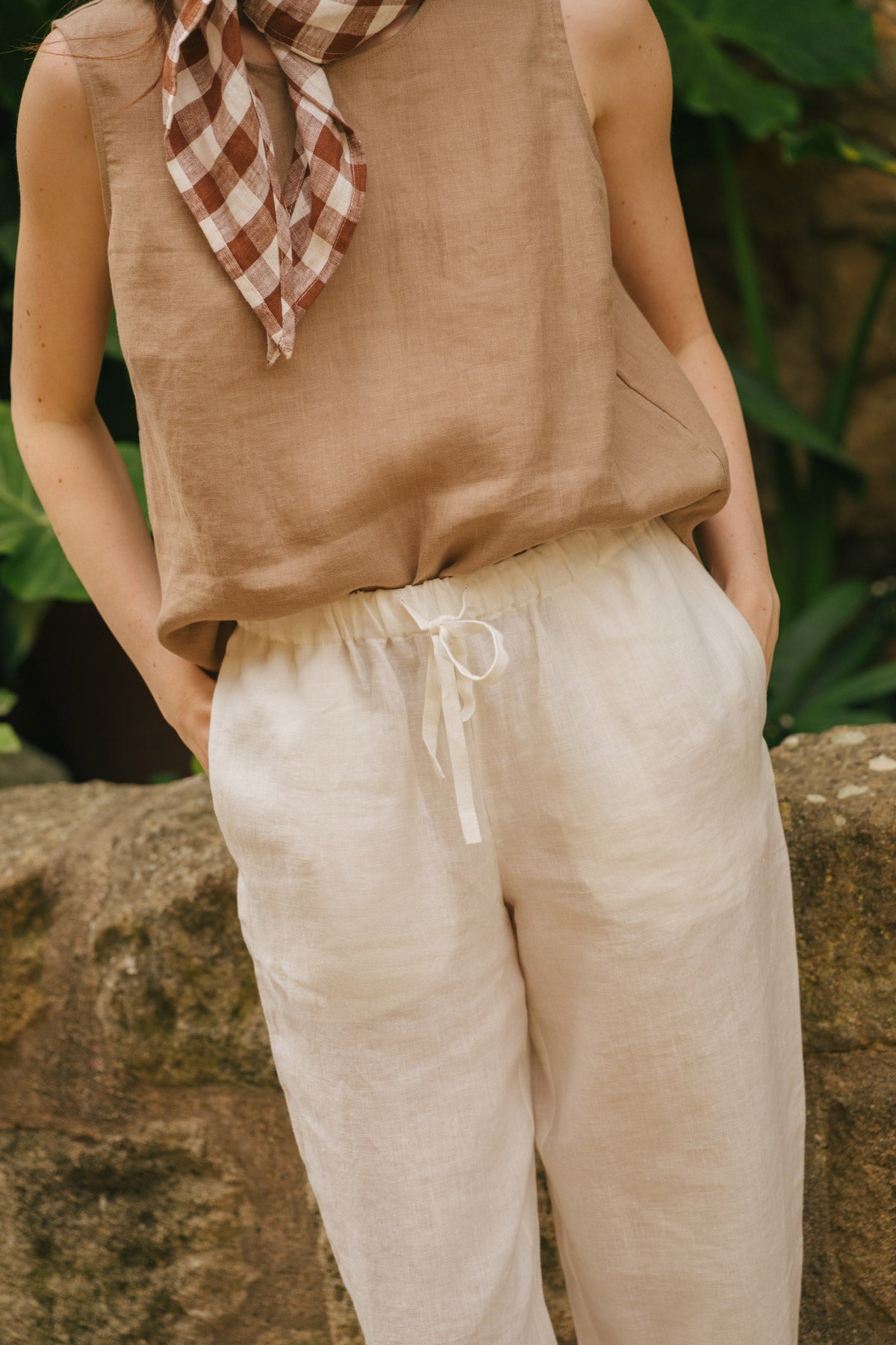 Malmo straight linen pants in White