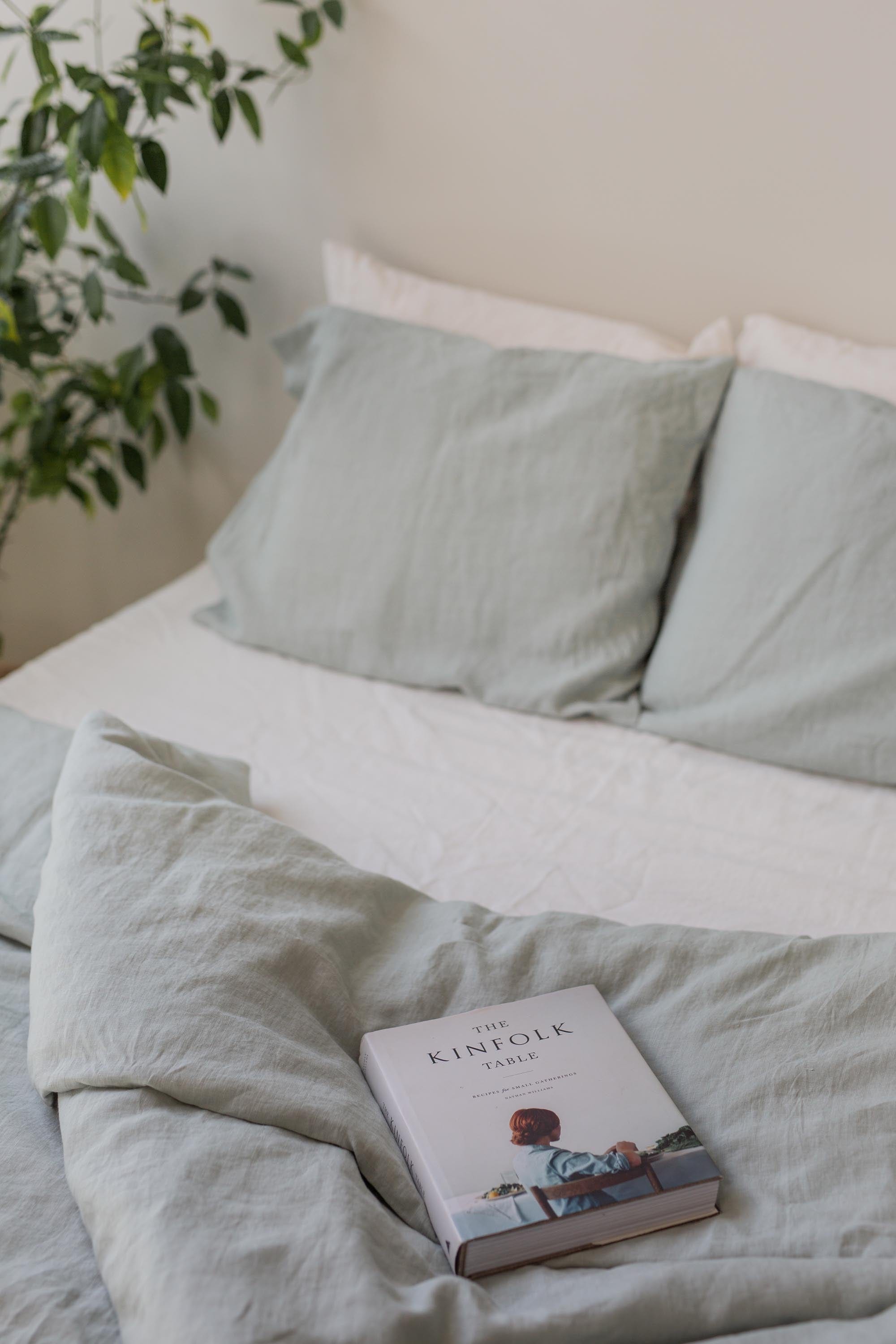 Linen bedding set in Sage Green