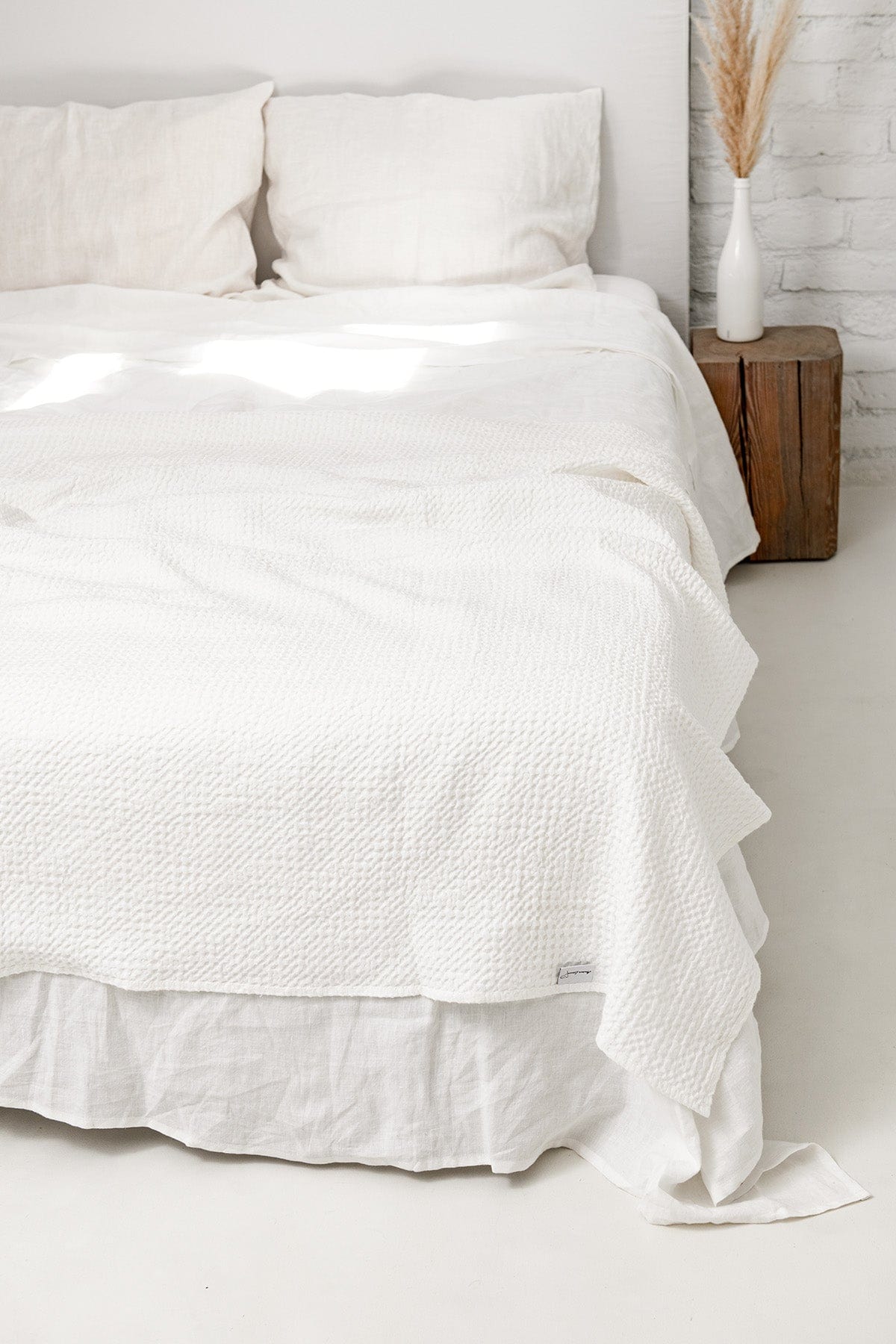 White linen bed throw AmourLinen Waffle blanket - Main Image