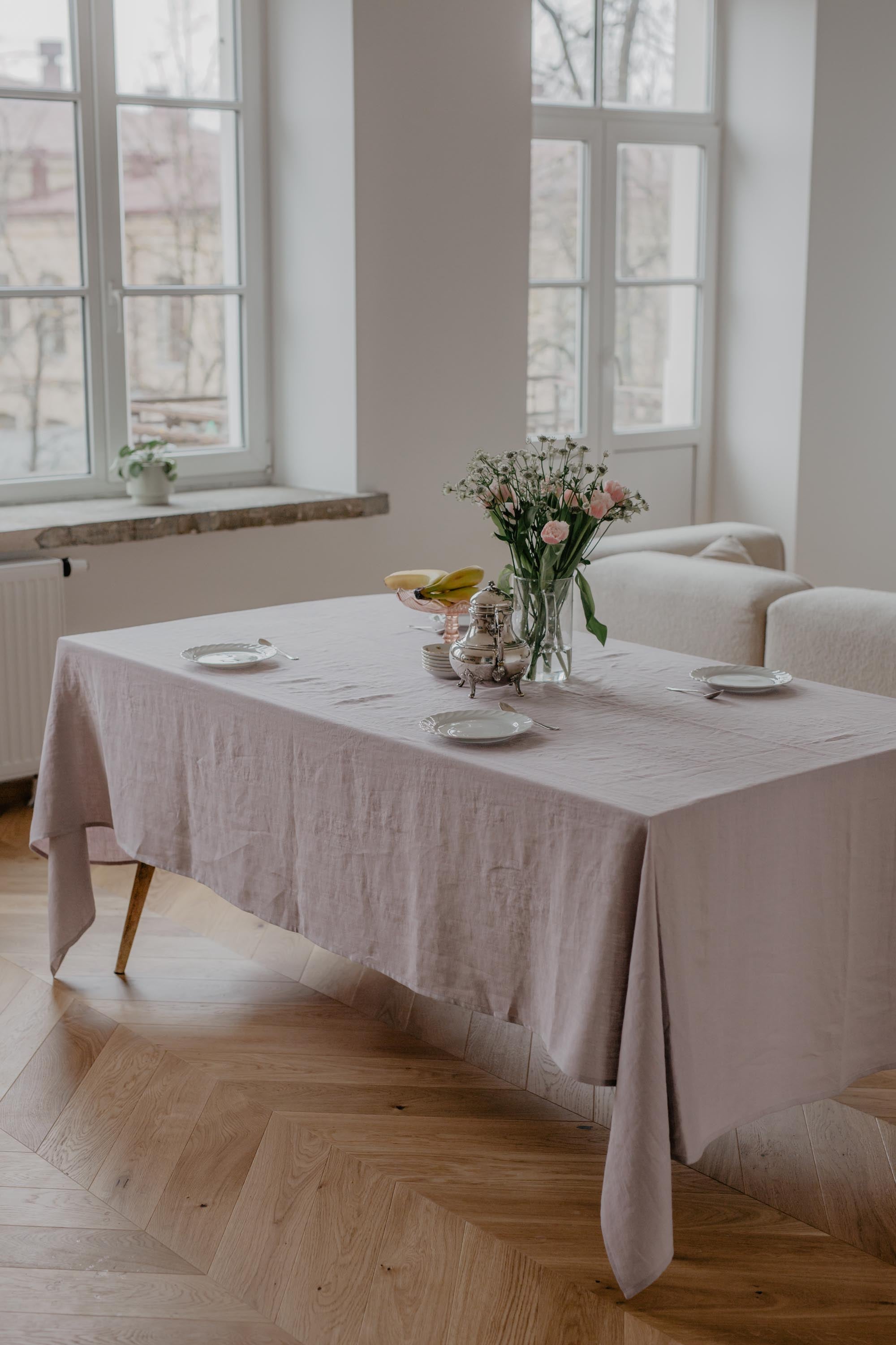 Linen tablecloth in Dusty Rose