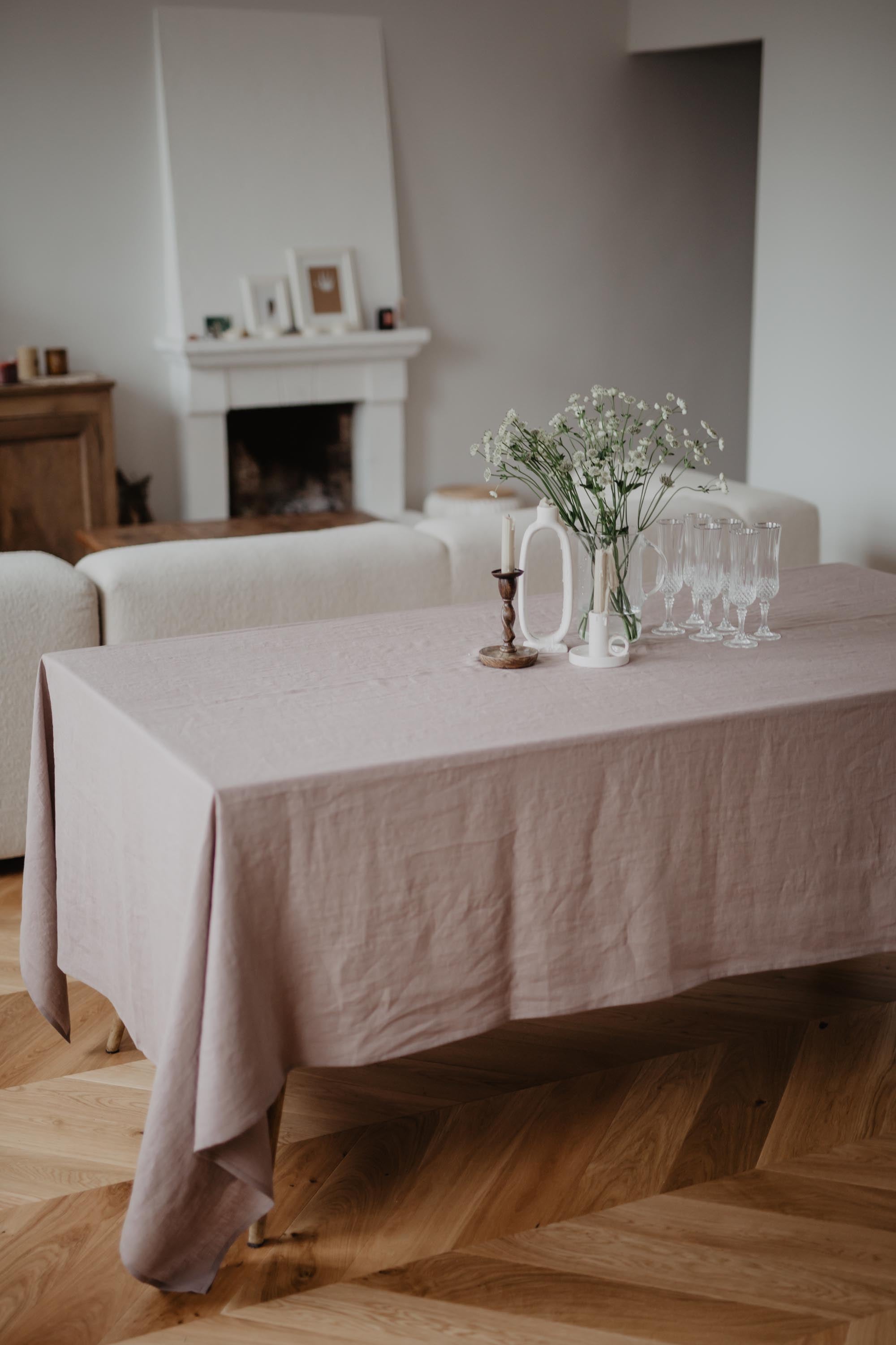 Linen tablecloth in Rosy Brown