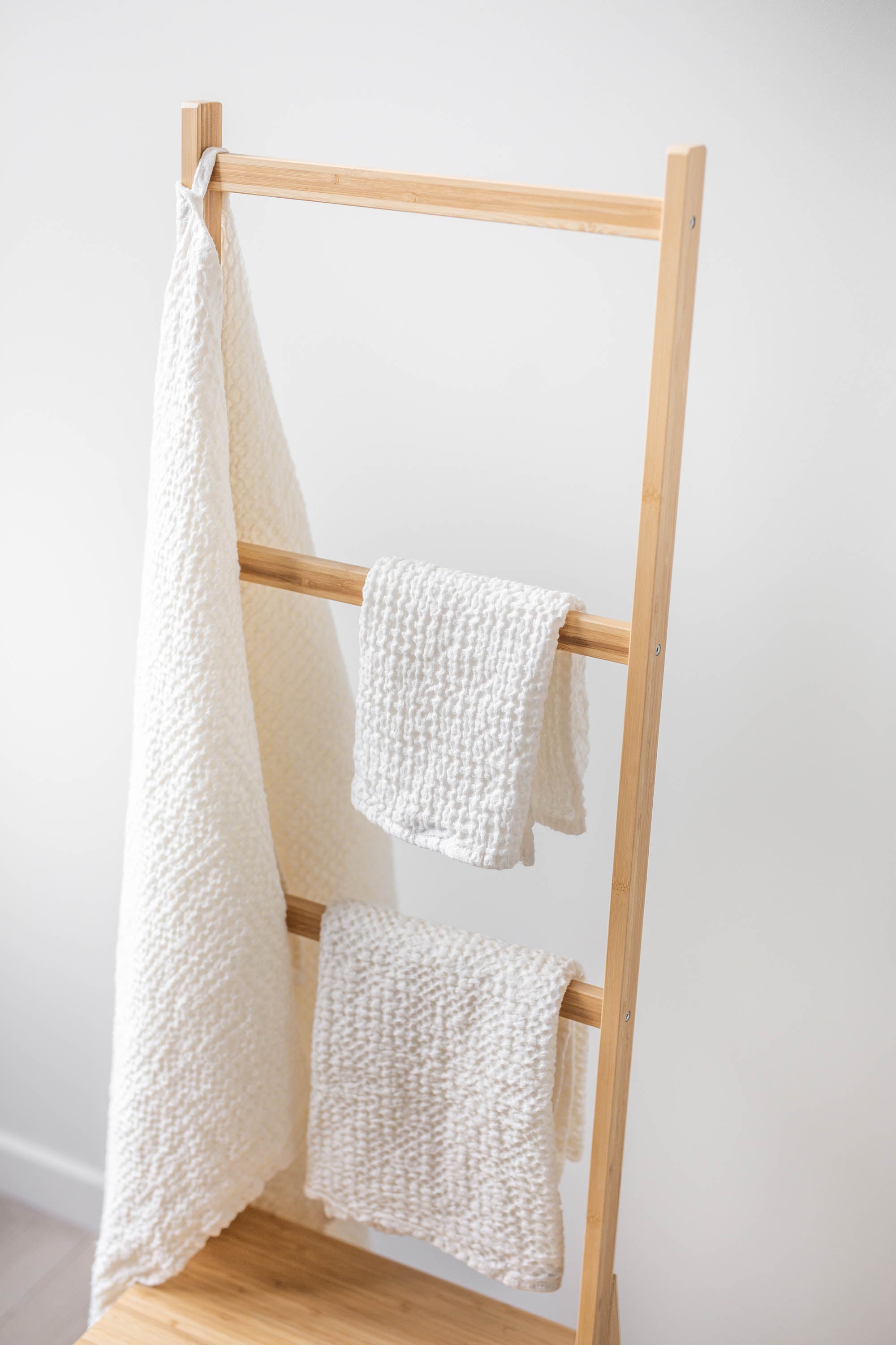 Linen waffle towel set in White (3 pcs)