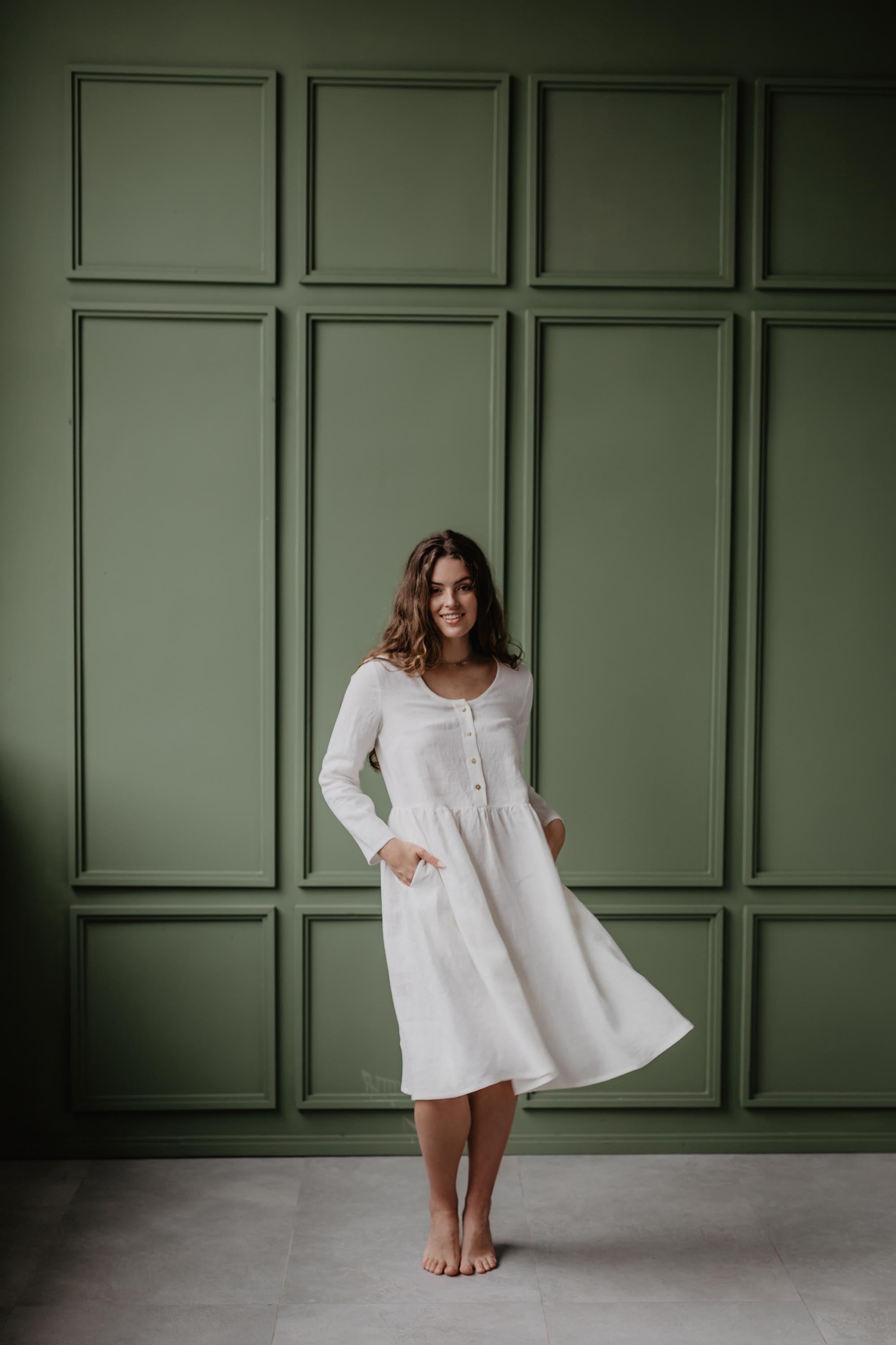 Lapland mid-length linen dress S White