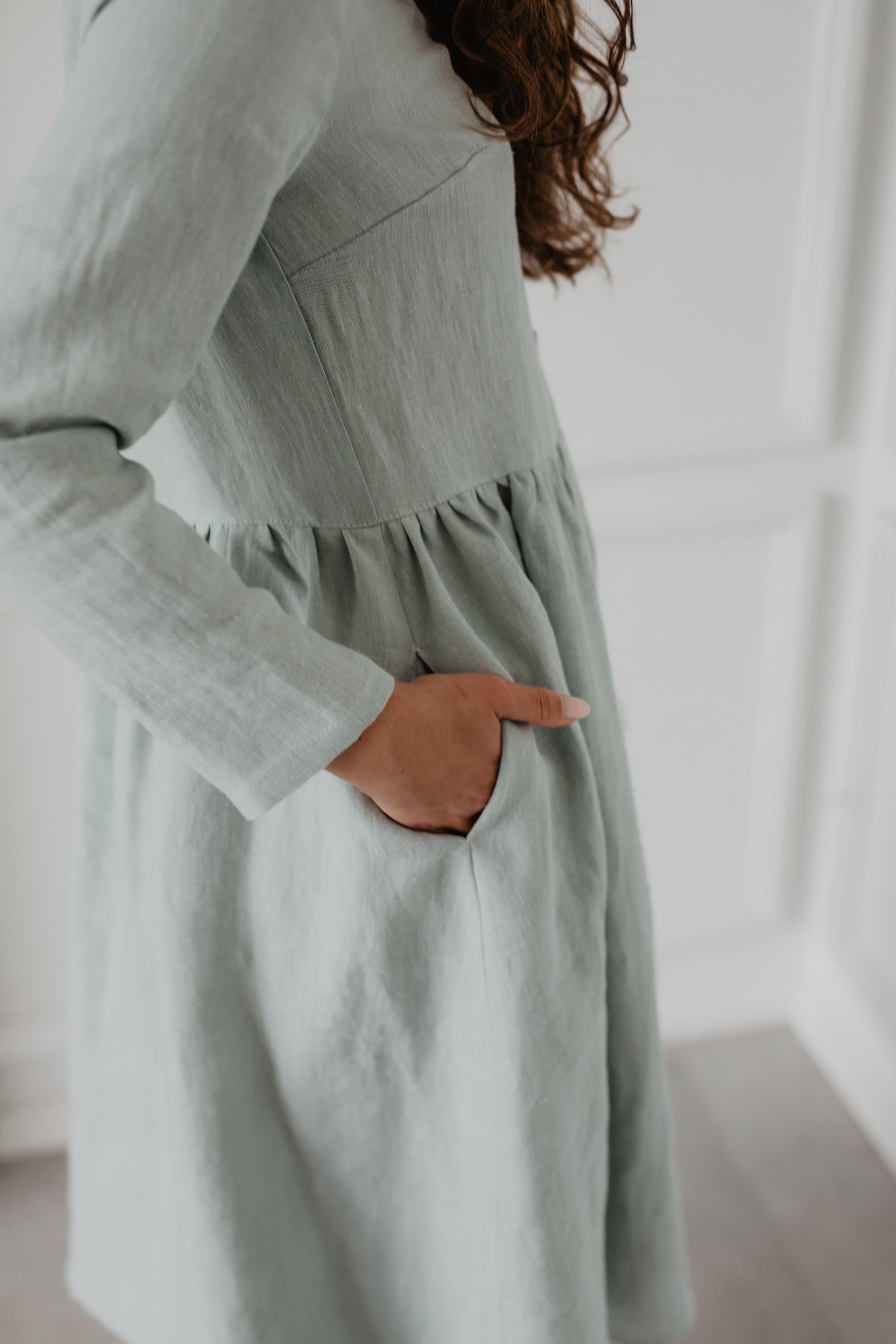 LAPLAND mid-length linen dress in Sage Green