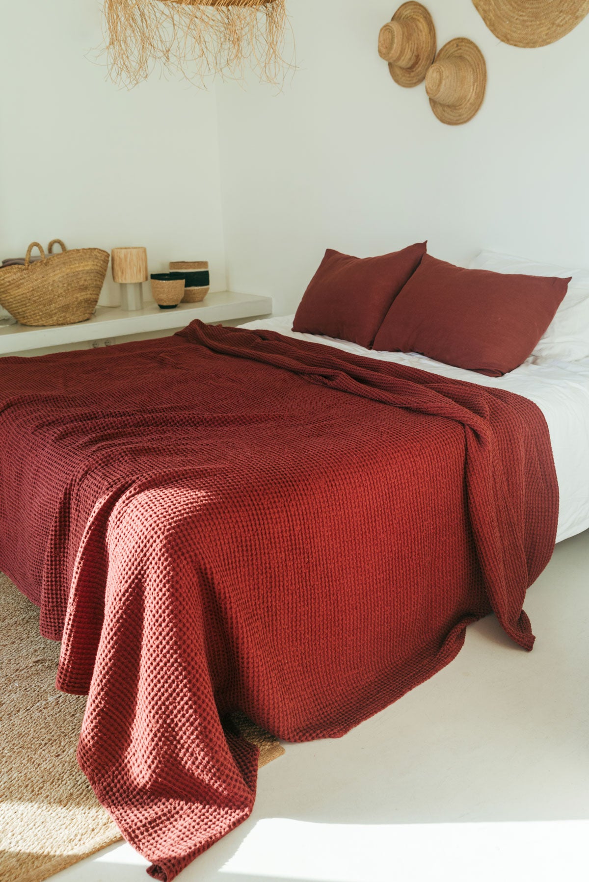 Linen waffle bed throw in Terracotta