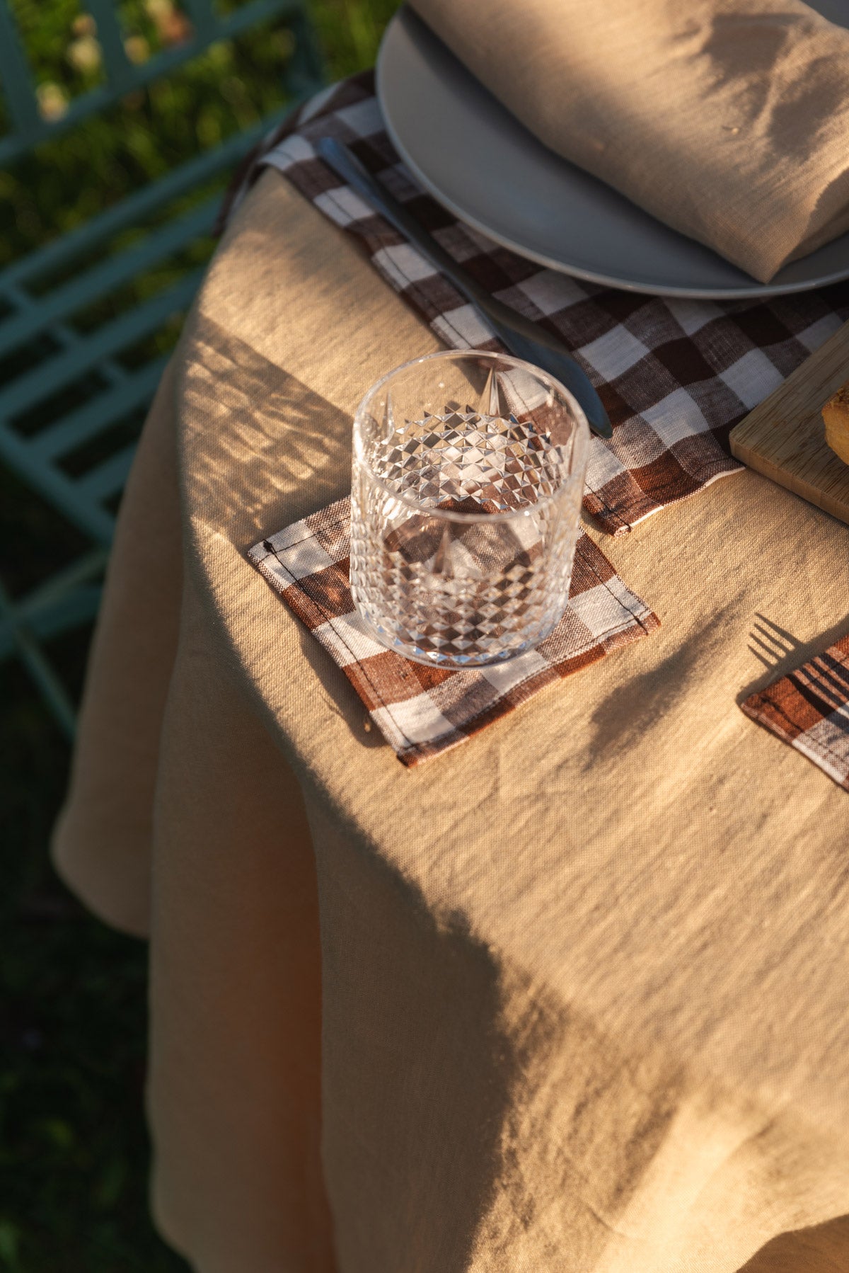 Round linen tablecloth in Mustard