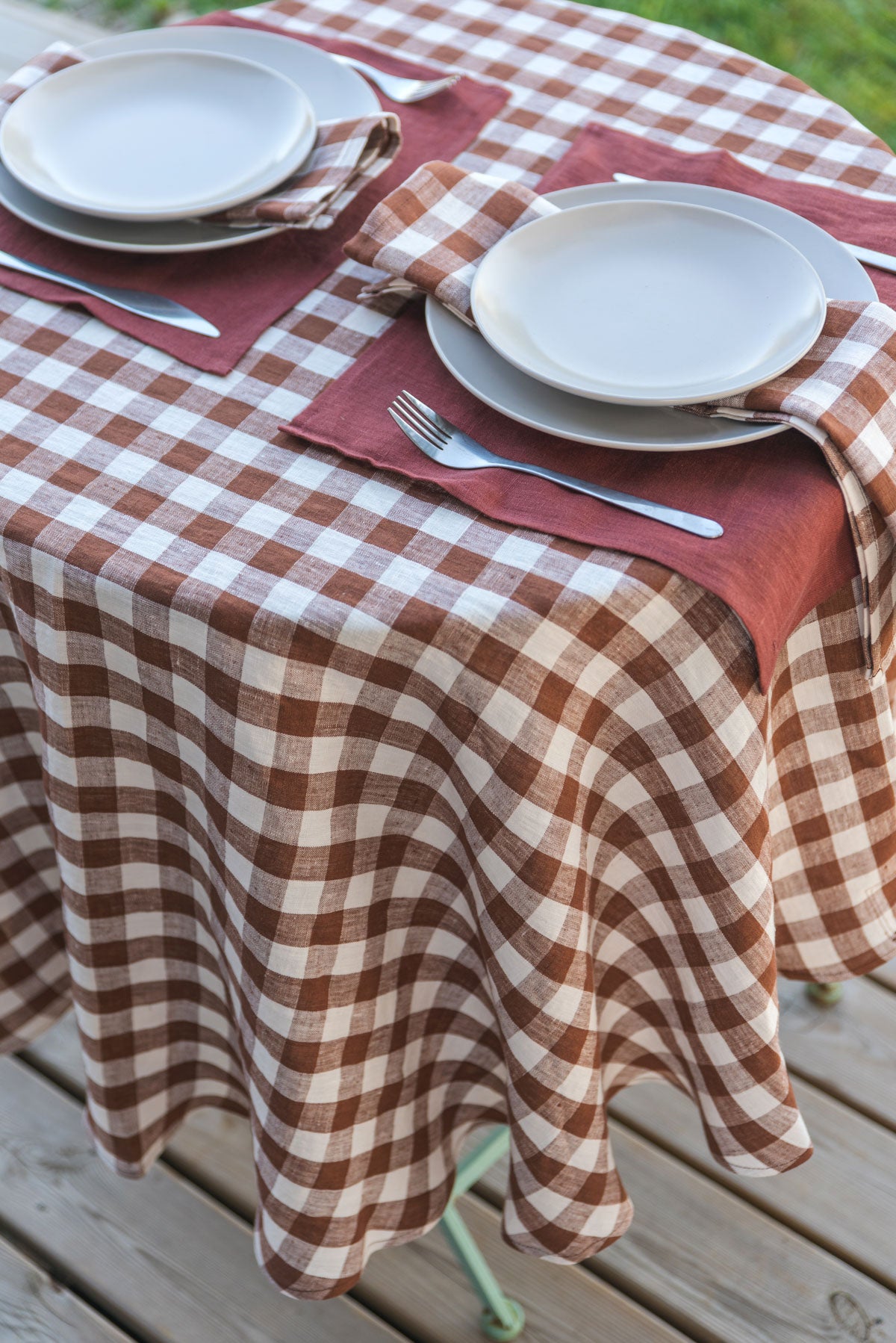 Linen tablecloth - Round 59"/150 cm/ Mocha Gingham