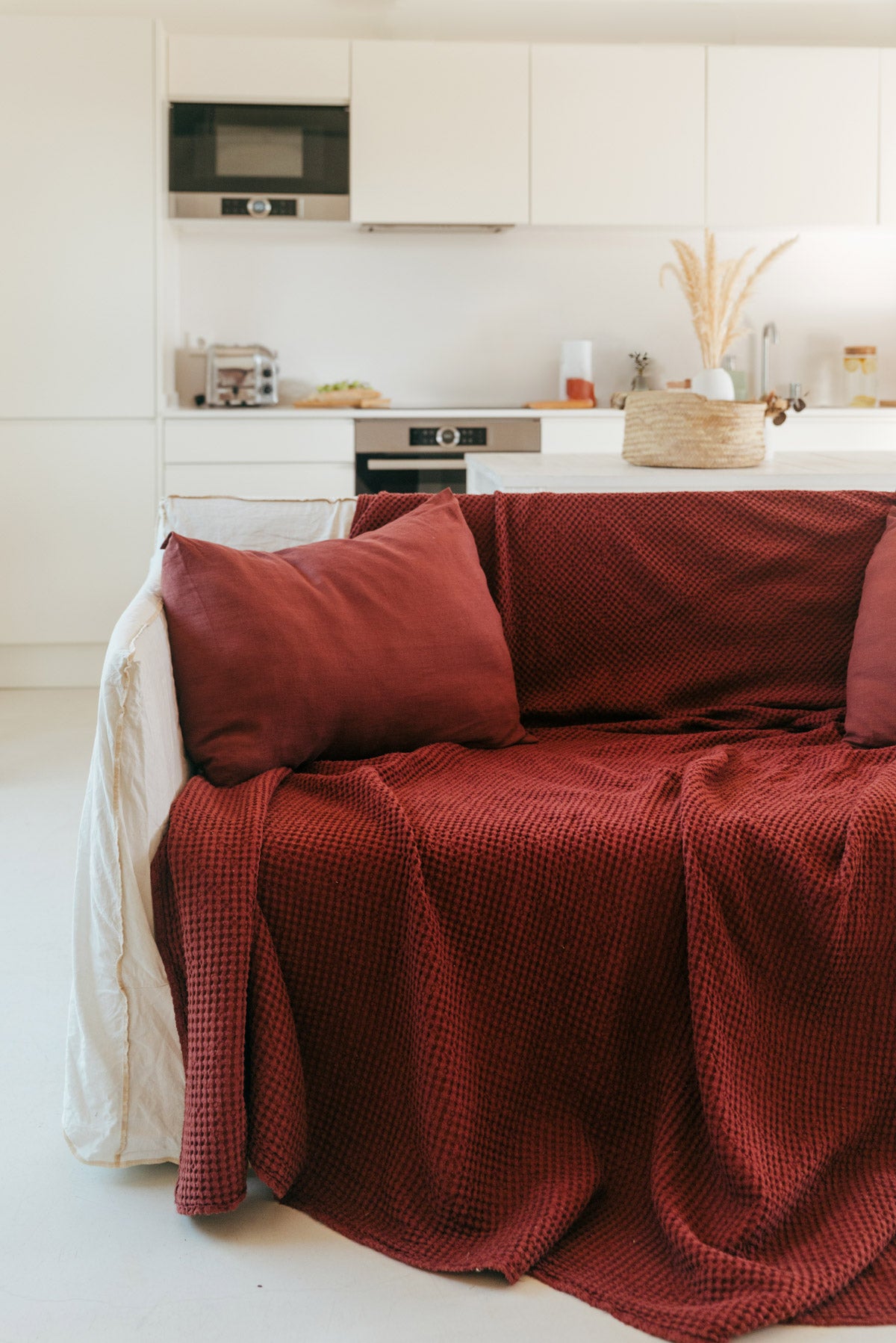 Linen waffle blanket in Terracotta