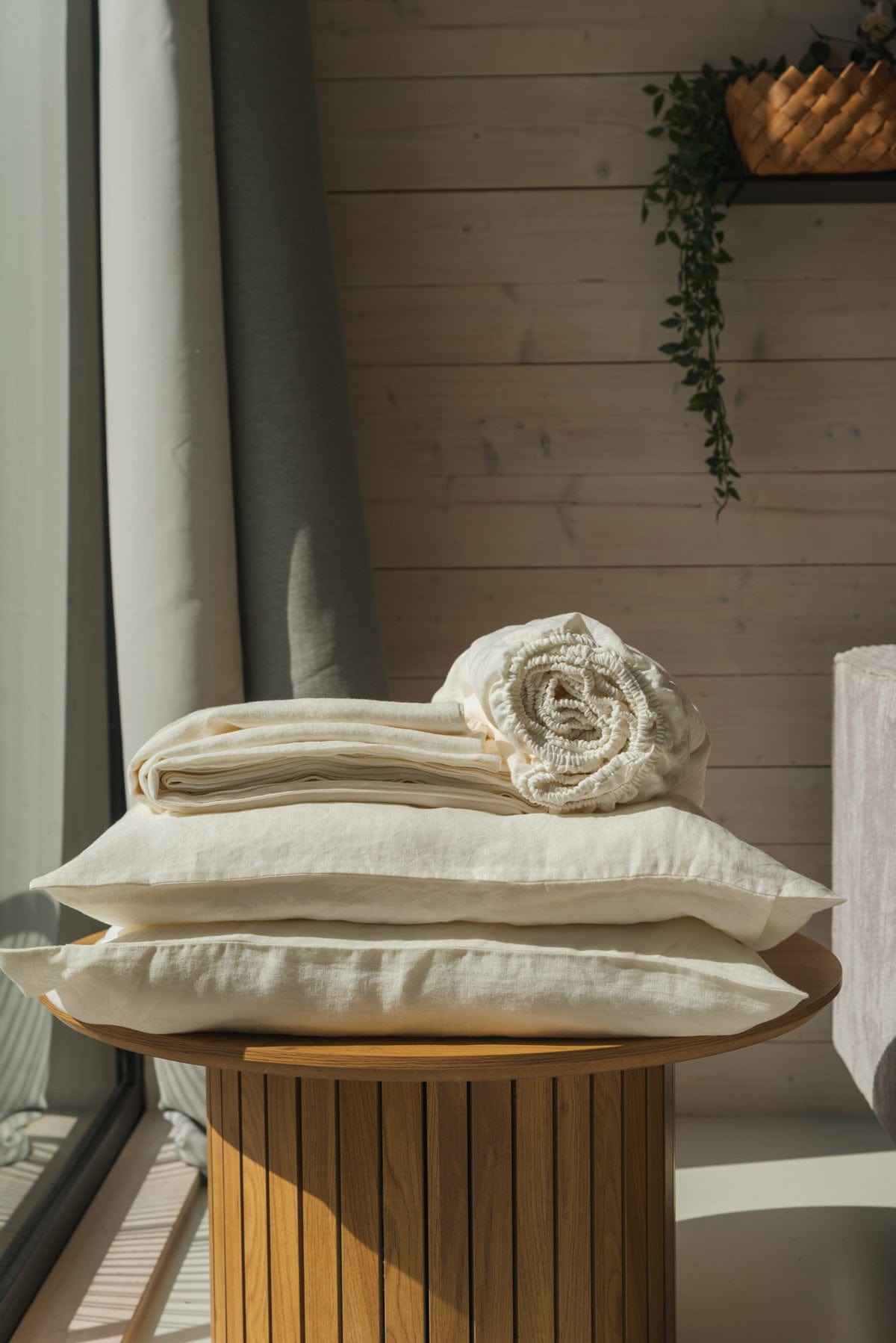 Linen sheets set in White / US King DEEP + King pillowcases
