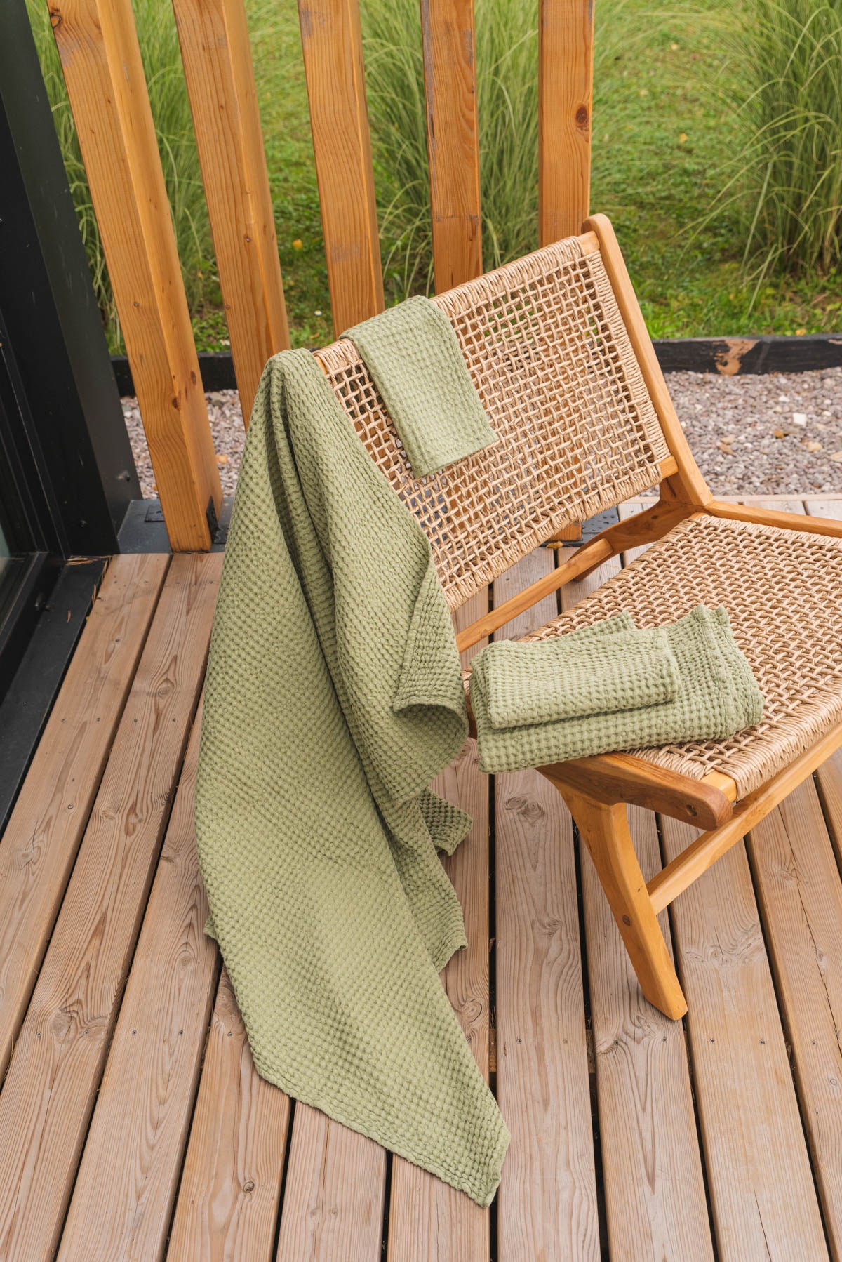 Linen waffle bath towel