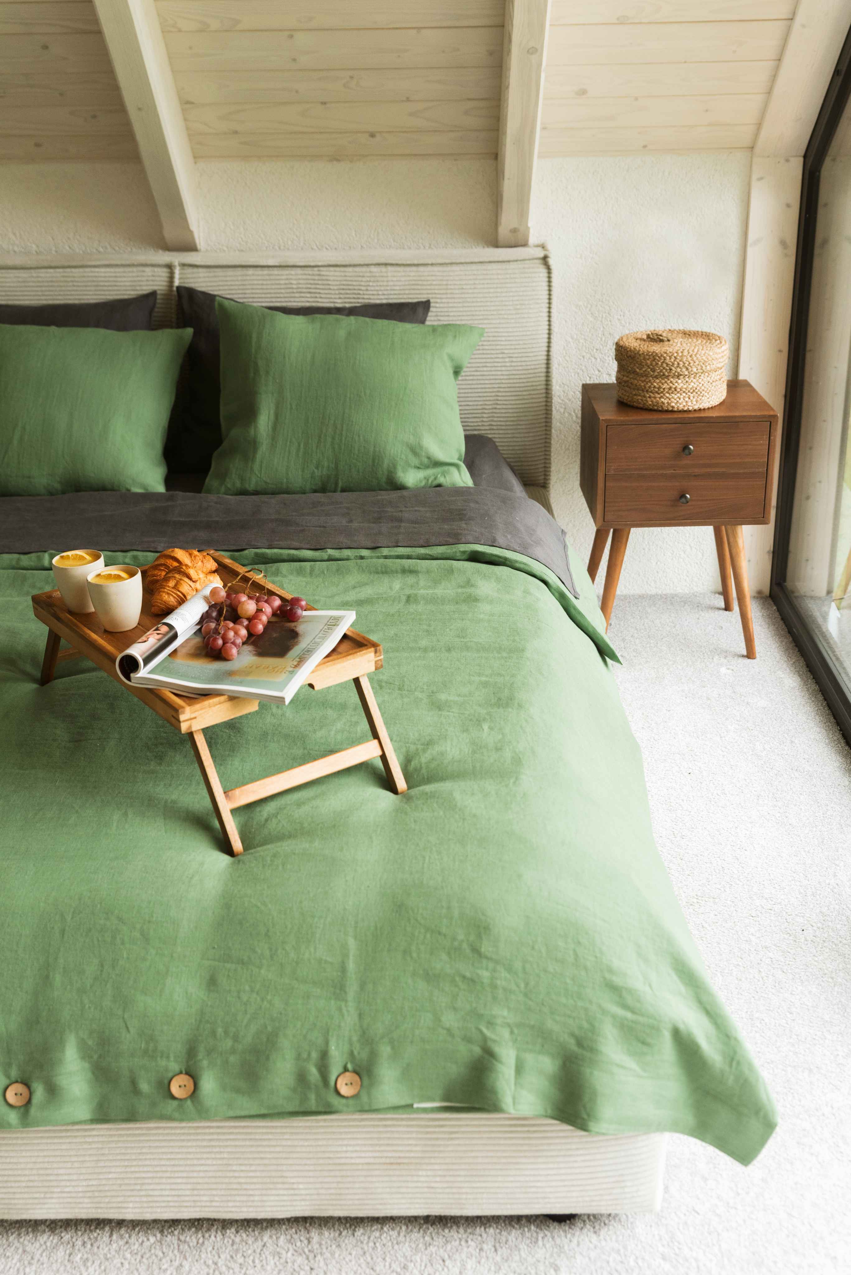 Linen bedding set in Matcha Green