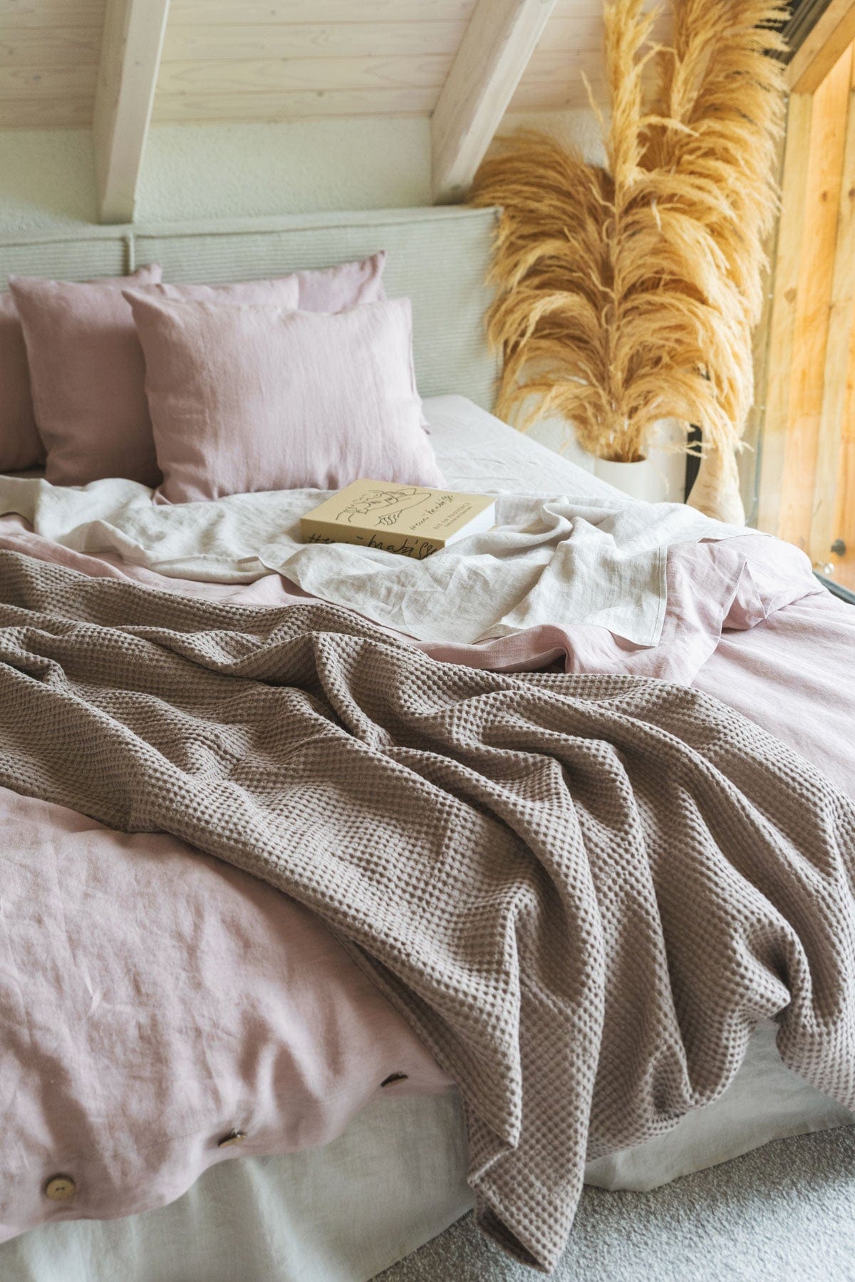 AmourLinen Linen waffle blanket 53x81"/135x205cm / Rosy Brown Linen waffle bed throw in Rosy Brown Rosy Brown linen bed throw | AmourLinen | Waffle blanket