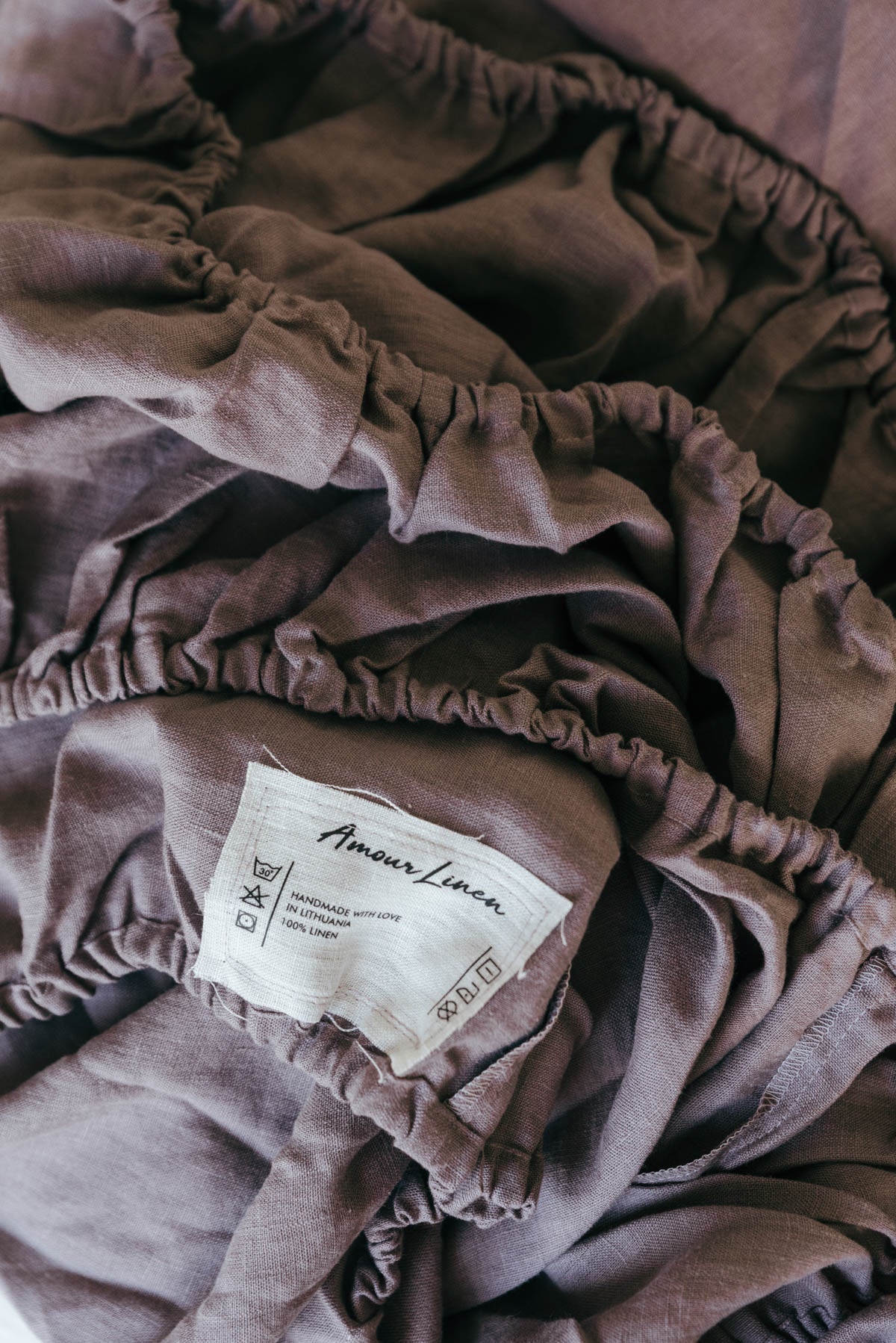 Linen fitted sheet in Dusty Lavender