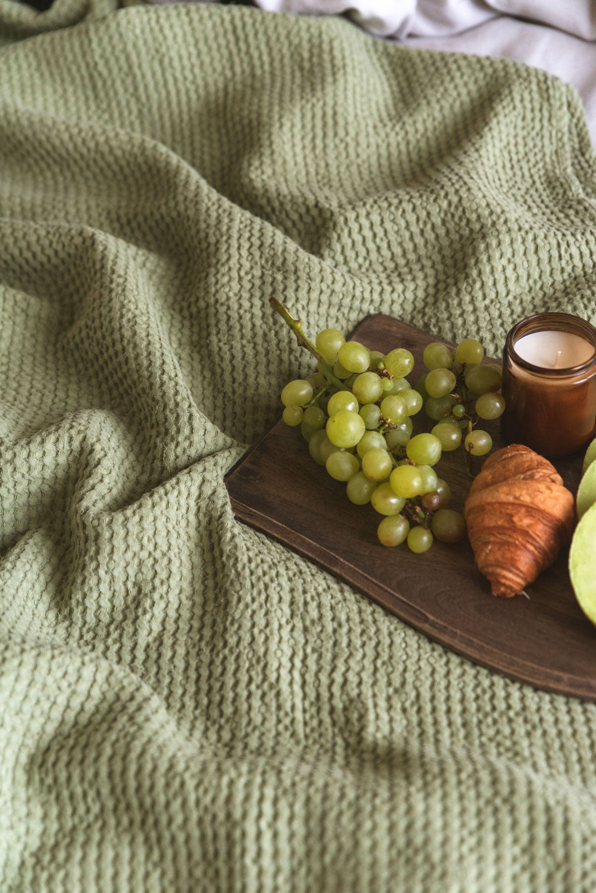 AmourLinen Linen waffle blanket Linen waffle blanket in Moss Green Linen waffle blanket in Moss Green