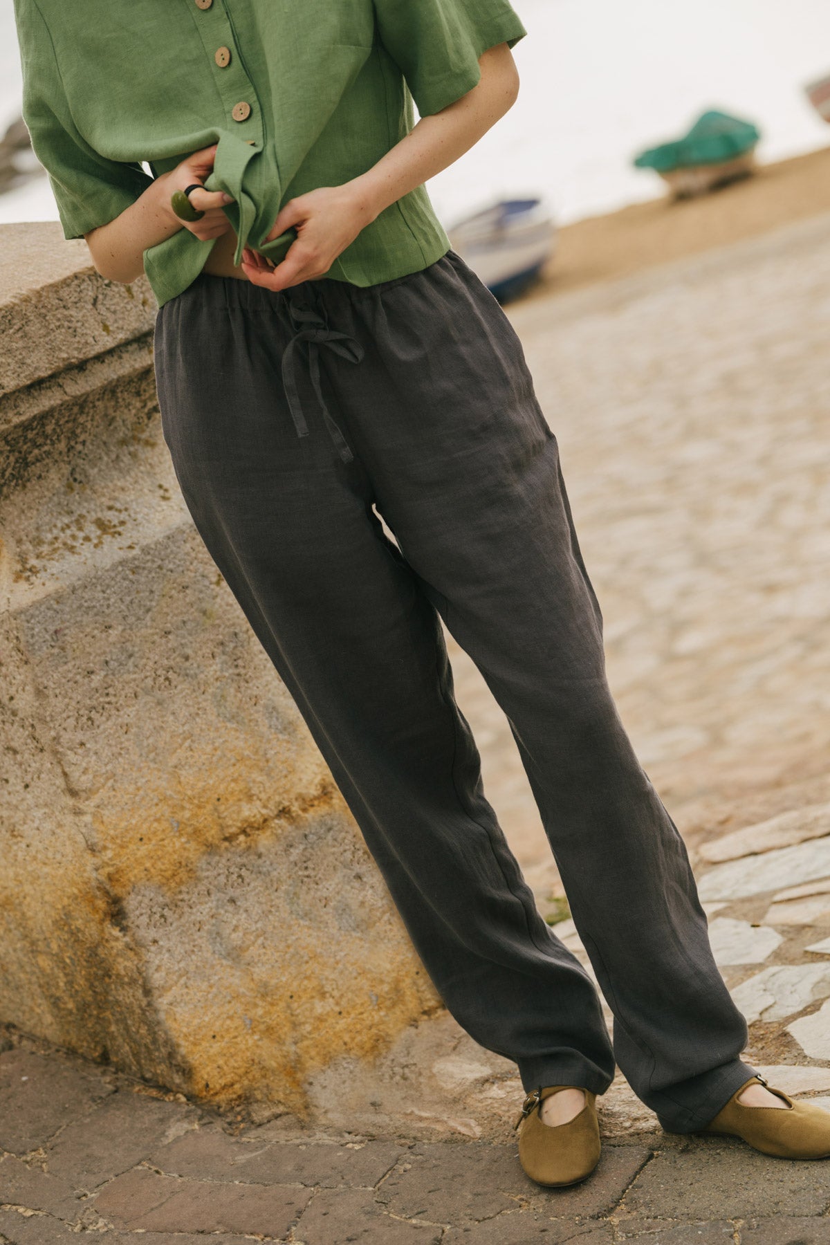 Malmo straight linen pants in Charcoal