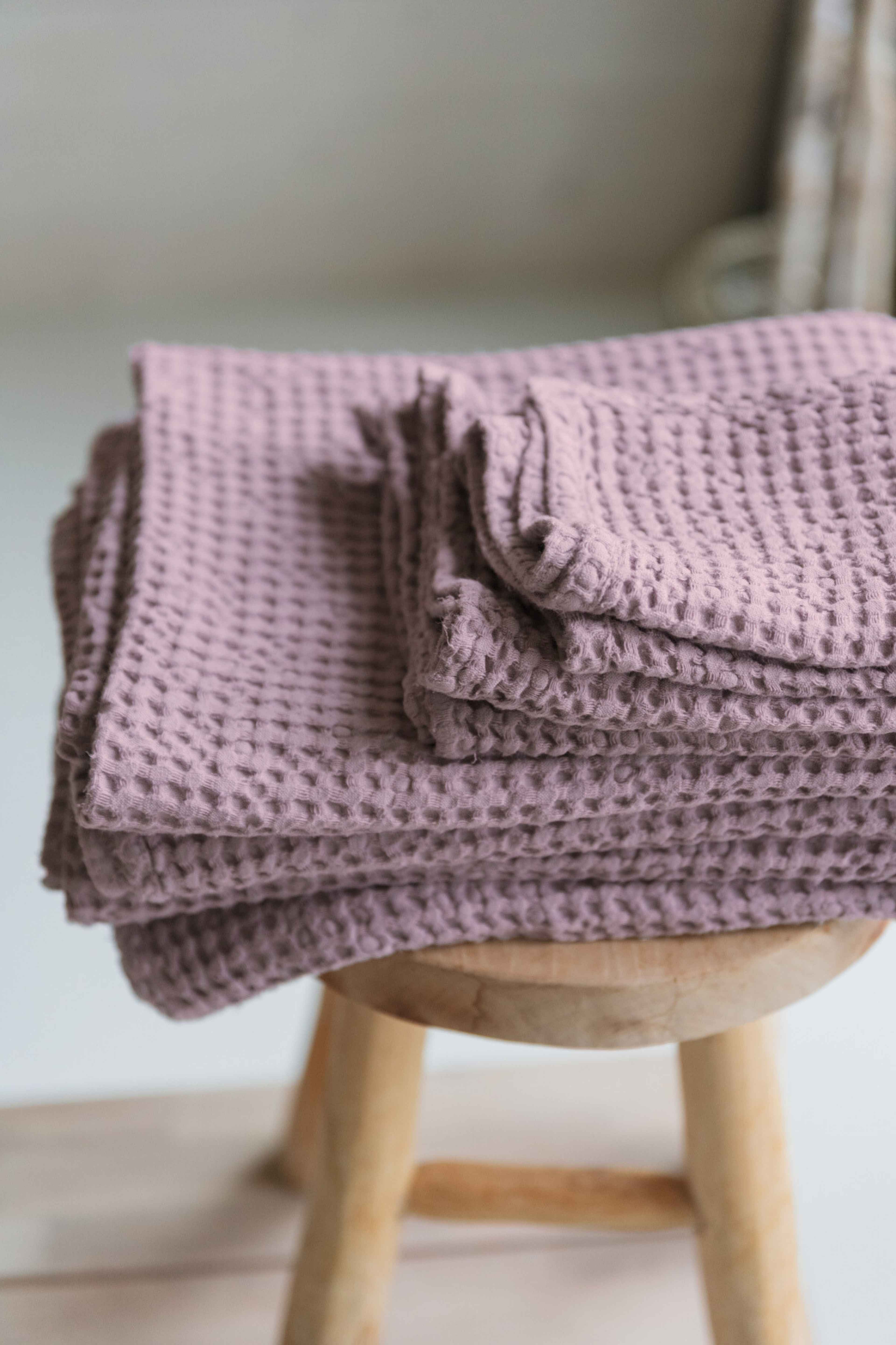 Linen waffle bath towel in Dusty Rose