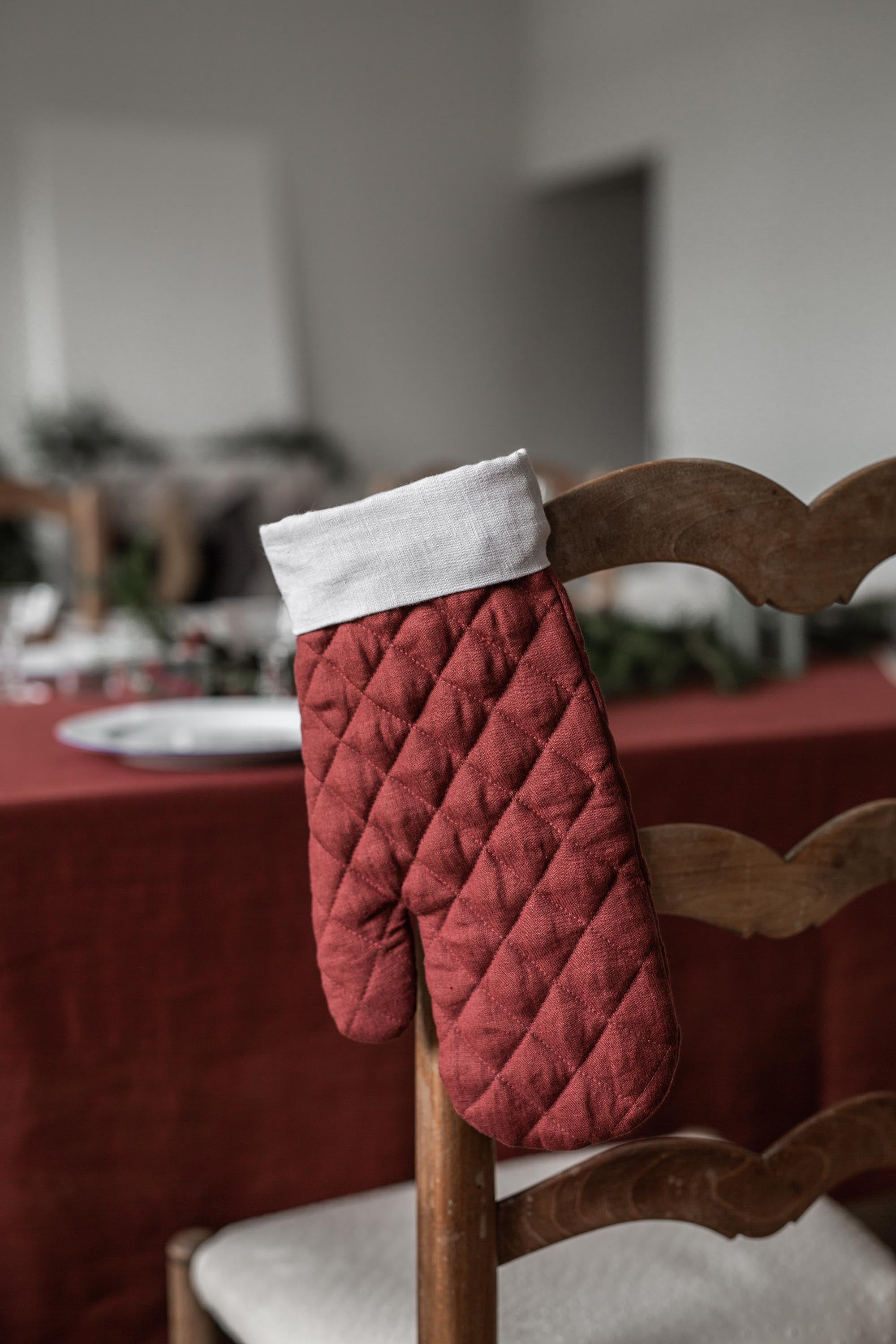 Red And White Linen Christams Oven Mitt