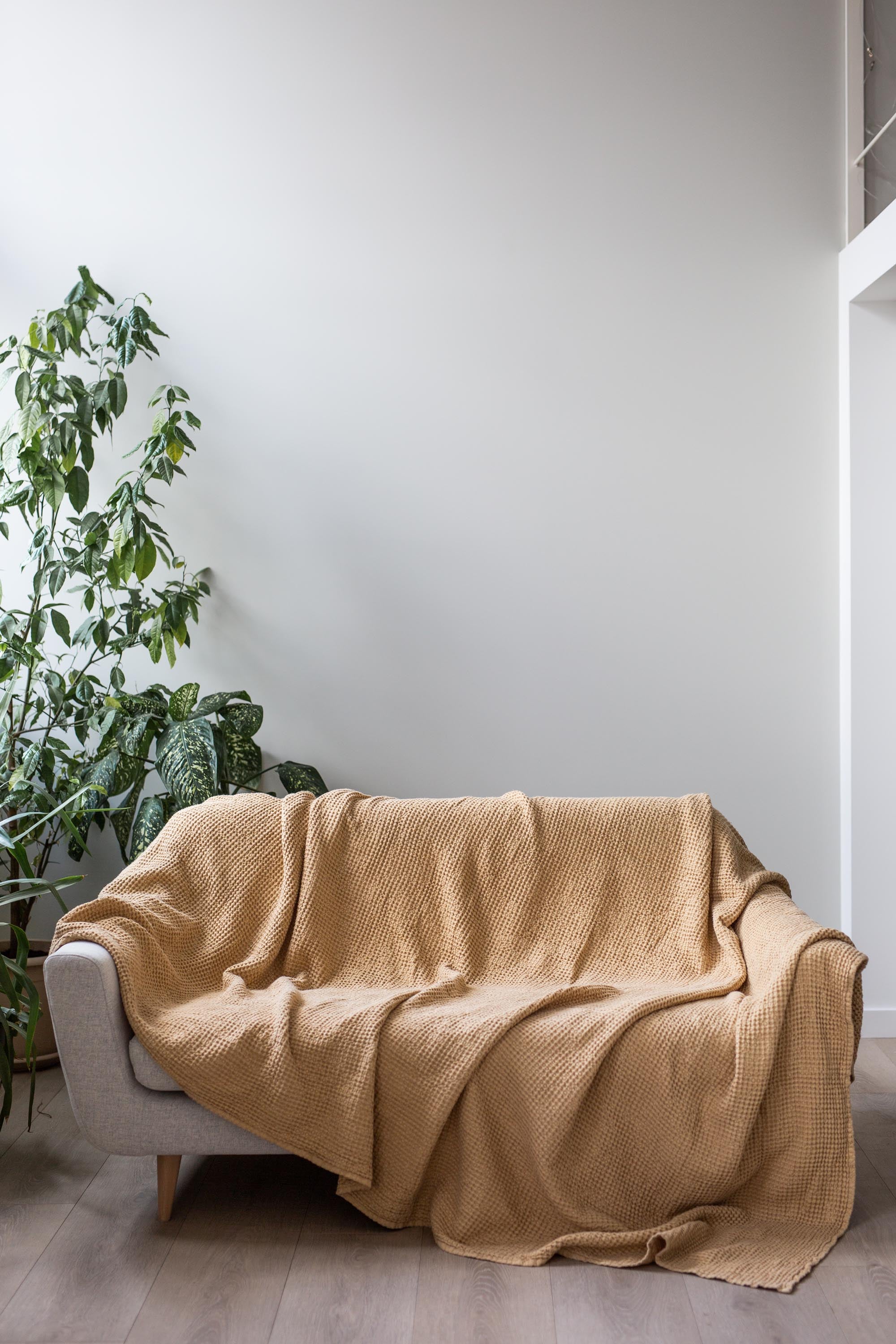 Linen waffle blanket in Mustard