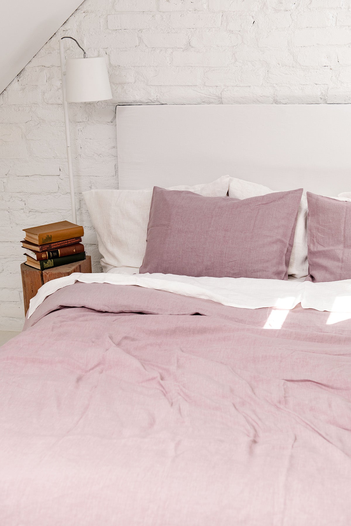 Linen bedding set in Dusty Rose